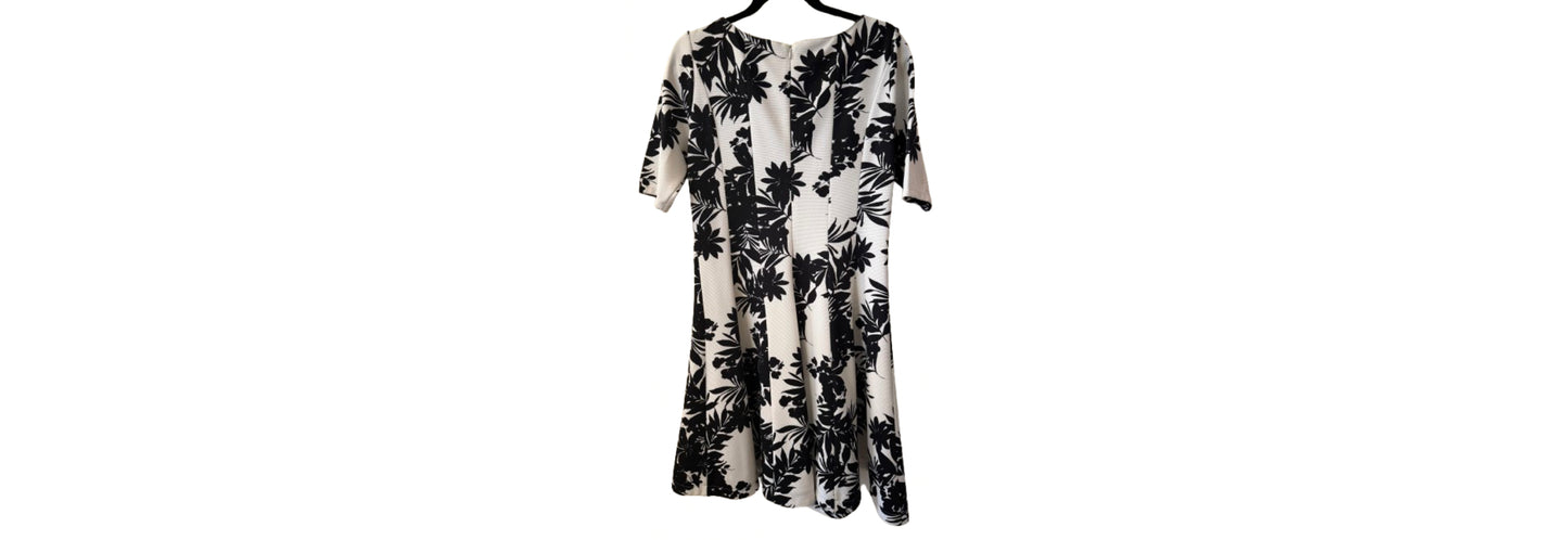 Julian Taylor Black and White Dress- SZ 12 | Preowned