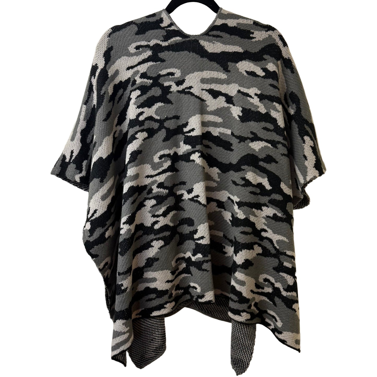 Mia & Tess Gray and Black Camo Wrap O|S | Preowned