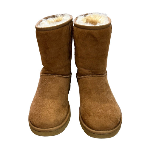 Ugg Classic Chestnut Boots SZ 9 | Preowned