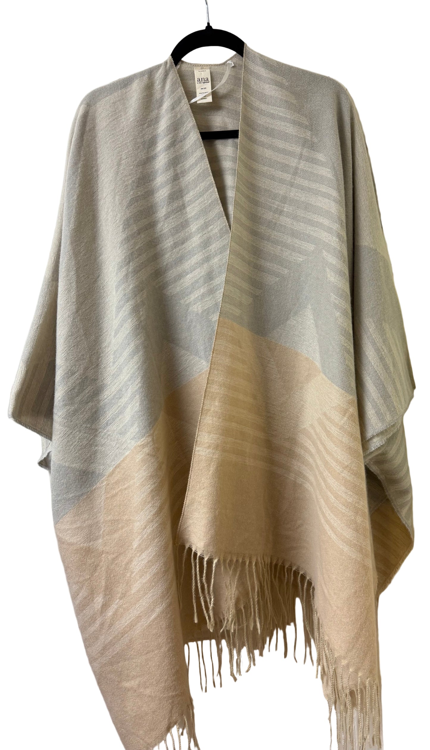 Ana Off White Ruana O|S | Preowned