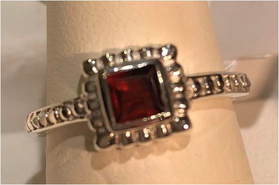 Ring Garnet Square Beaded Sterling Silver Sz 7